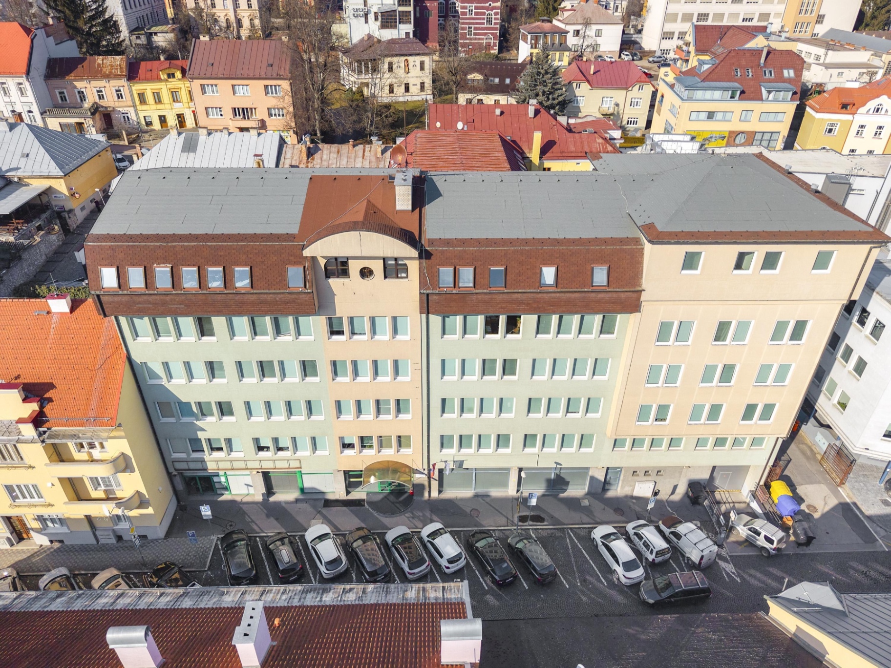 Administratívna budova v centre Banskej Bystrice (foto 1 z 2)